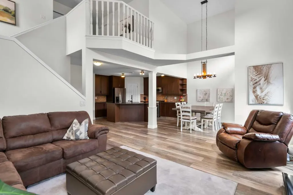 176 Douglas Ridge Green SE Calgary AB T2Z 2T4