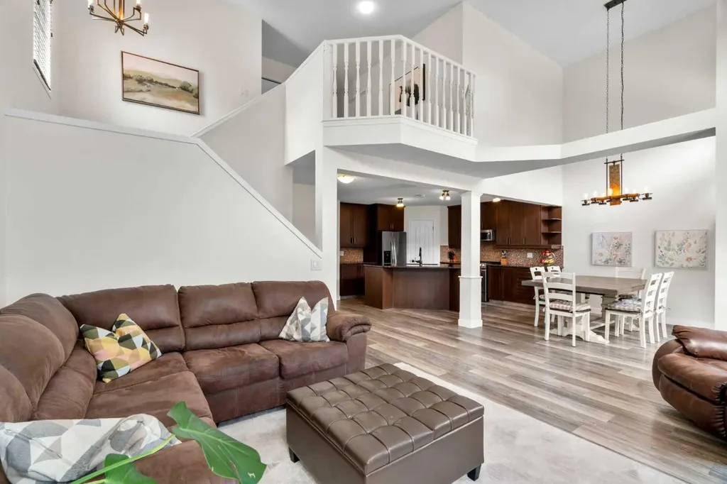 176 Douglas Ridge Green SE Calgary AB T2Z 2T4