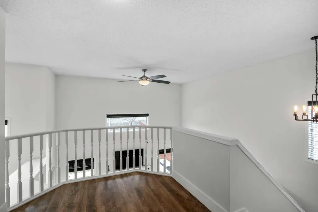 176 Douglas Ridge Green SE Calgary AB T2Z 2T4