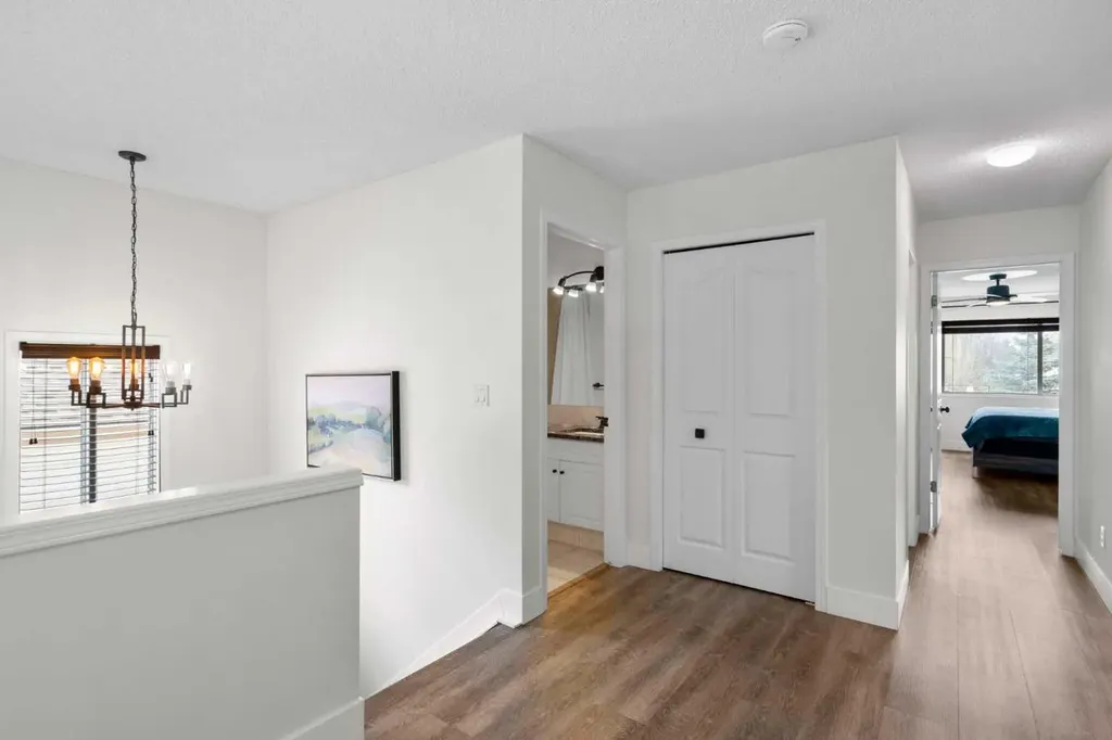 176 Douglas Ridge Green SE Calgary AB T2Z 2T4