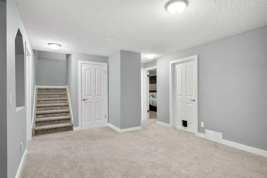 176 Douglas Ridge Green SE Calgary AB T2Z 2T4
