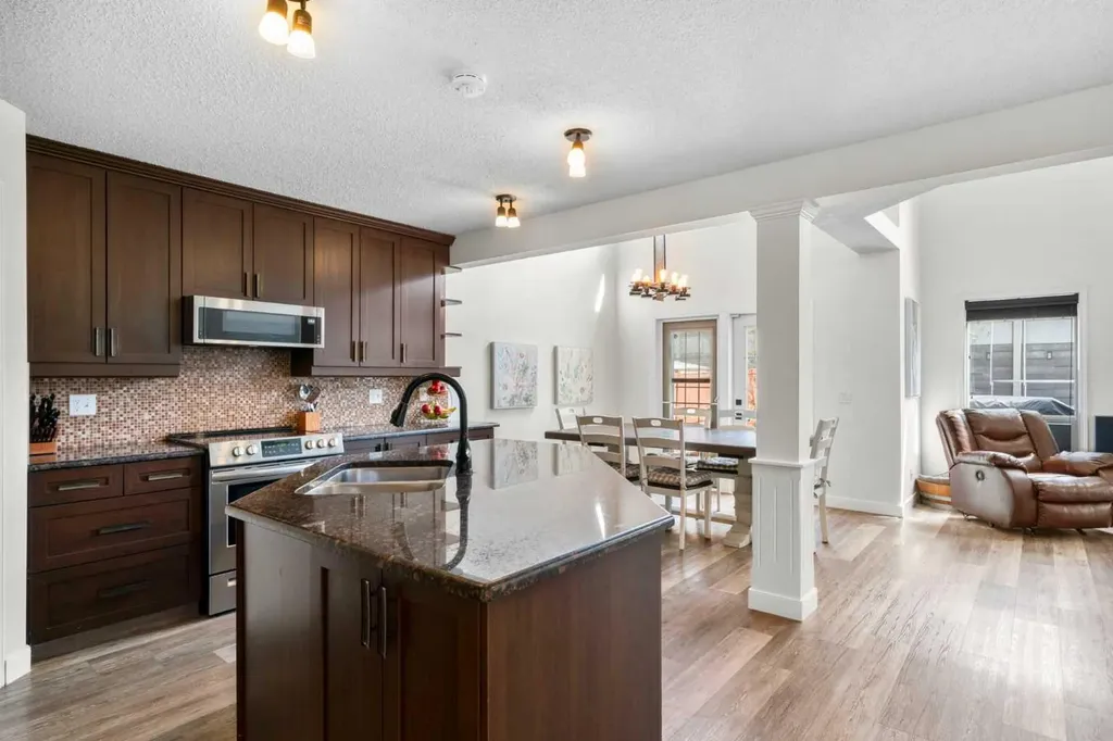 176 Douglas Ridge Green SE Calgary AB T2Z 2T4