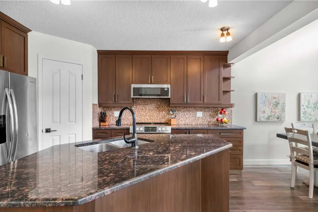 176 Douglas Ridge Green SE Calgary AB T2Z 2T4