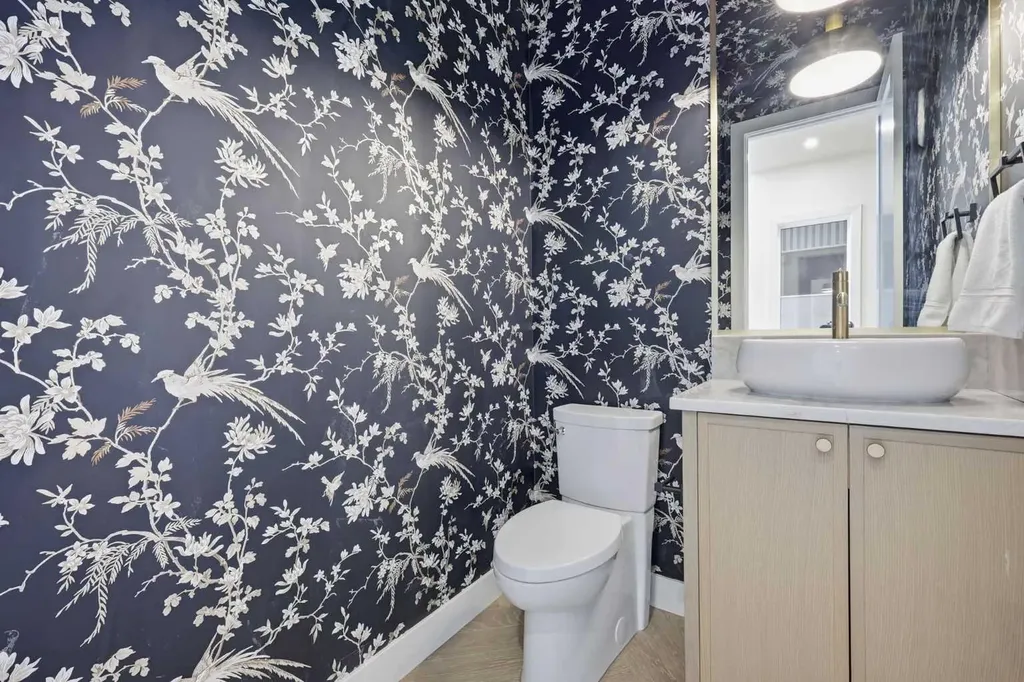 2133 29 Avenue SW Calgary AB T2T 1N6