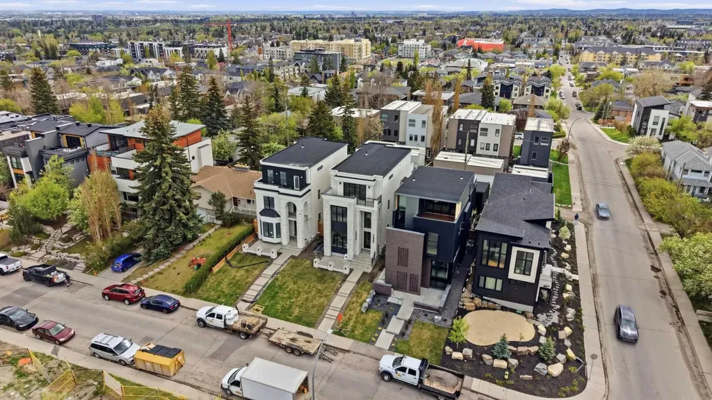 2133 29 Avenue SW Calgary AB T2T 1N6
