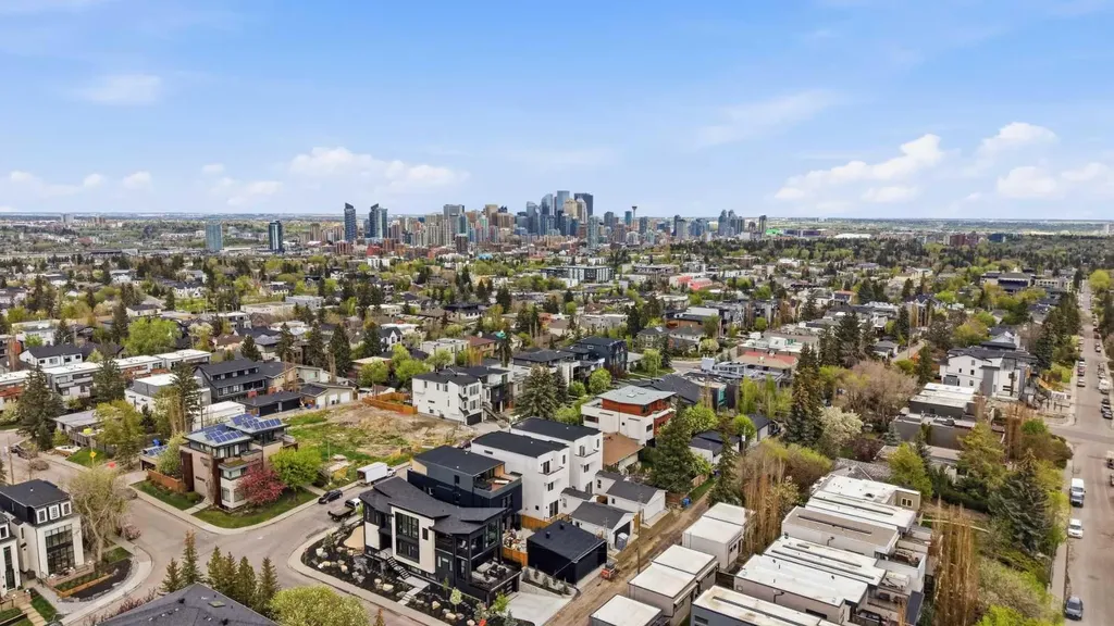 2133 29 Avenue SW Calgary AB T2T 1N6