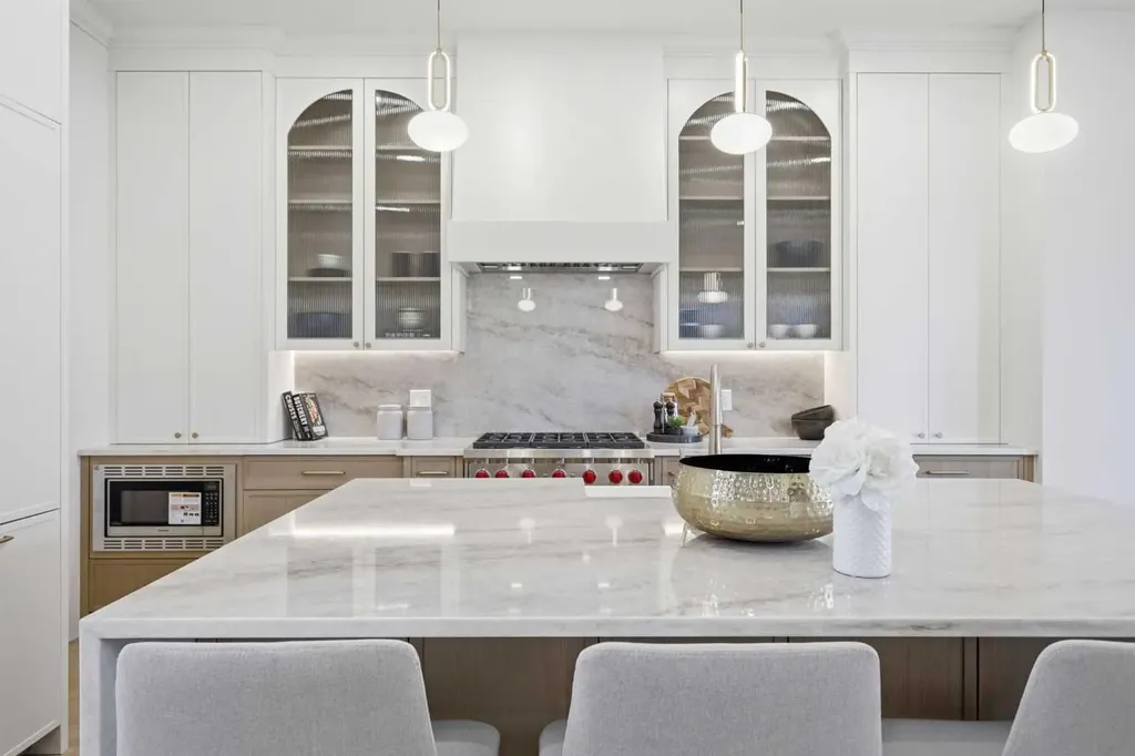 2133 29 Avenue SW Calgary AB T2T 1N6
