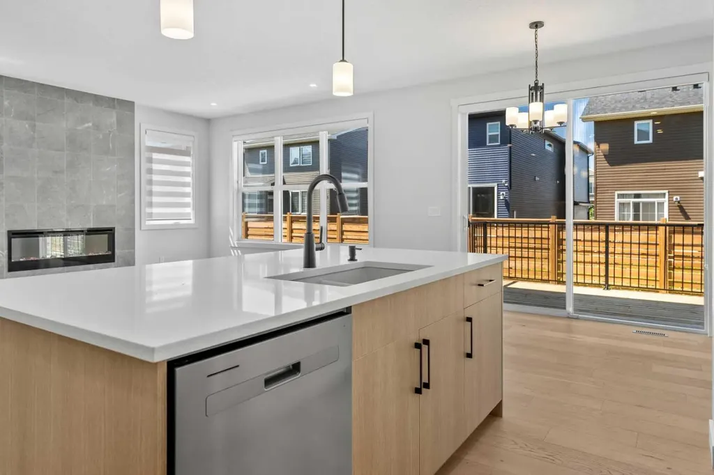 271 Dawson Wharf Rise Chestermere AB T1X 2W2