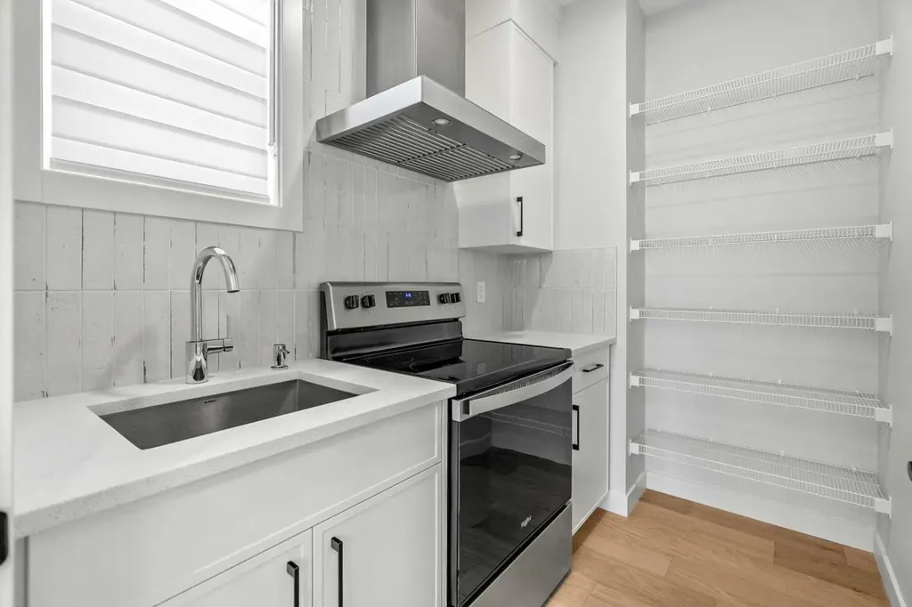271 Dawson Wharf Rise Chestermere AB T1X 2W2