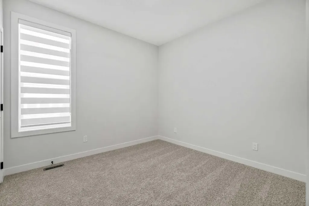 271 Dawson Wharf Rise Chestermere AB T1X 2W2