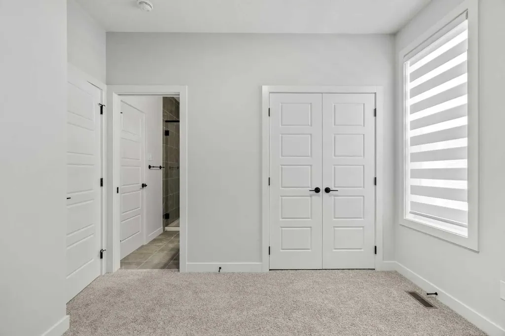 271 Dawson Wharf Rise Chestermere AB T1X 2W2