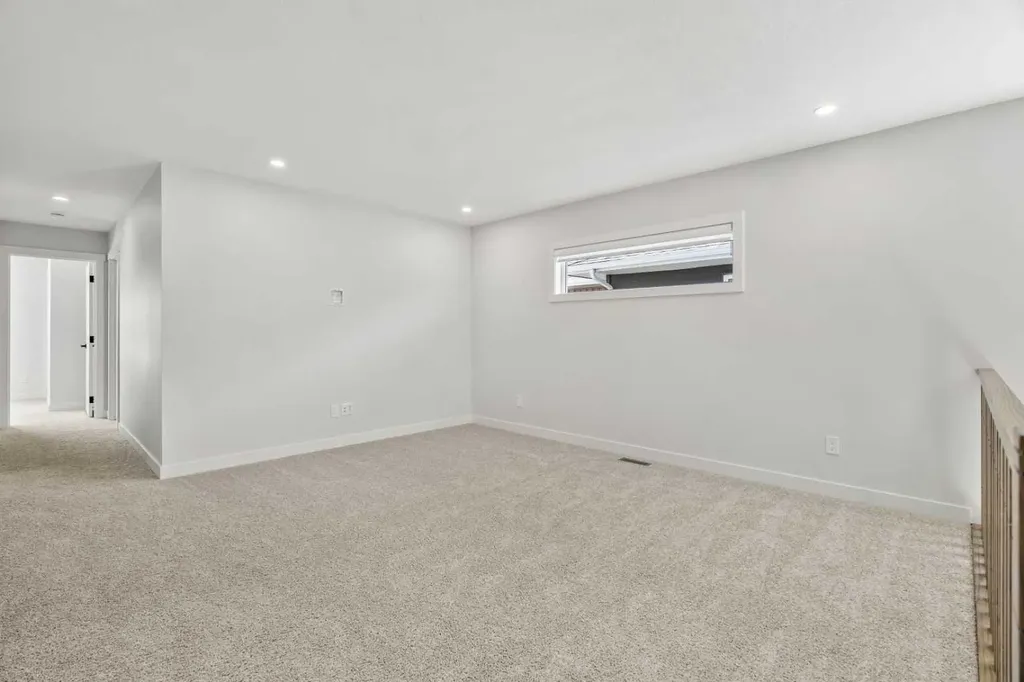271 Dawson Wharf Rise Chestermere AB T1X 2W2