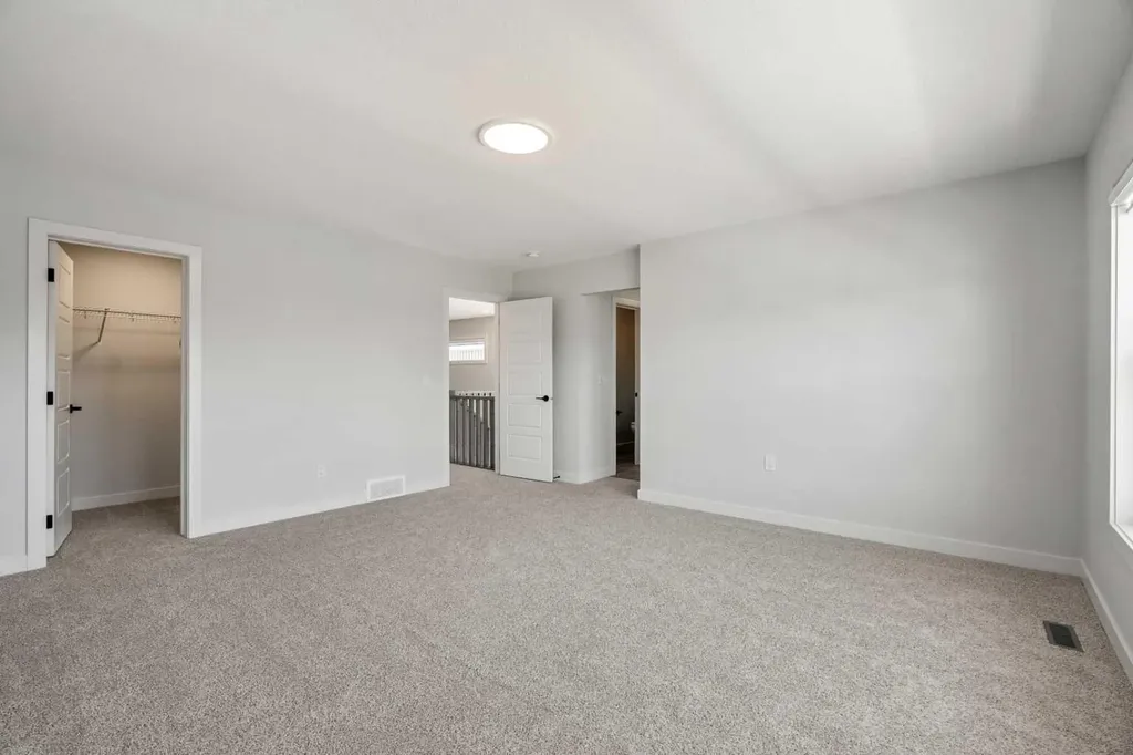 271 Dawson Wharf Rise Chestermere AB T1X 2W2