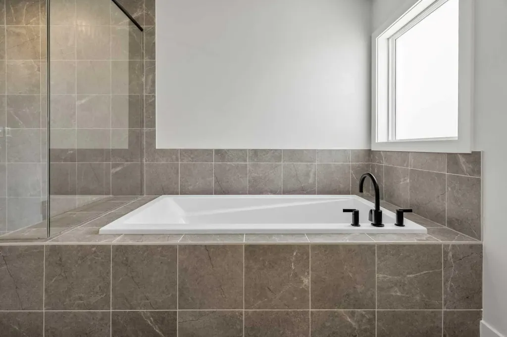 271 Dawson Wharf Rise Chestermere AB T1X 2W2