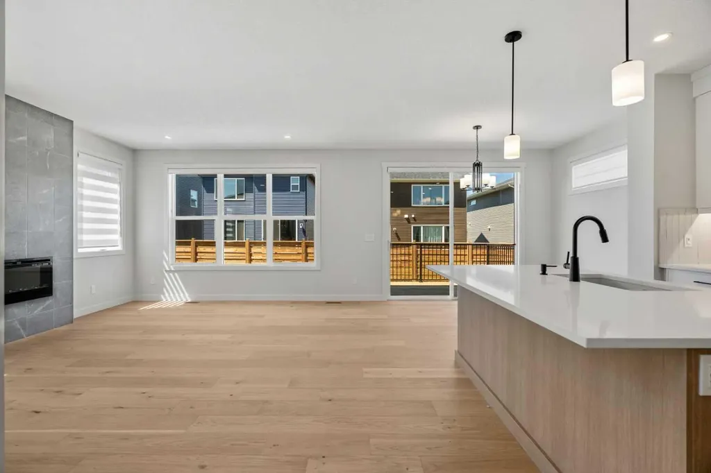 271 Dawson Wharf Rise Chestermere AB T1X 2W2