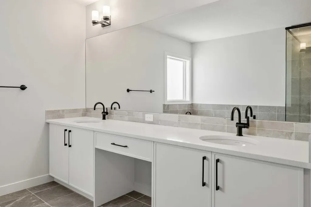 271 Dawson Wharf Rise Chestermere AB T1X 2W2