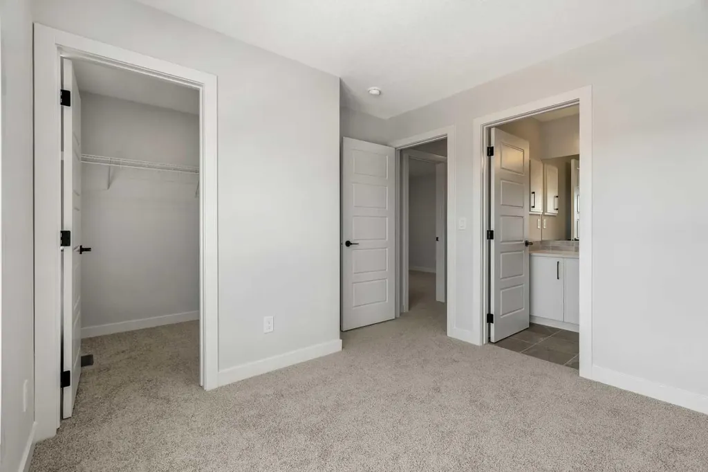 271 Dawson Wharf Rise Chestermere AB T1X 2W2