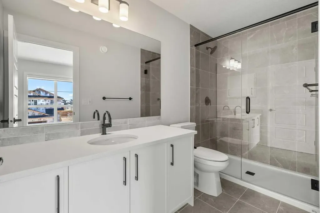 271 Dawson Wharf Rise Chestermere AB T1X 2W2