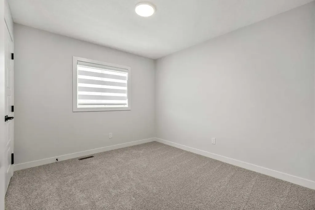 271 Dawson Wharf Rise Chestermere AB T1X 2W2