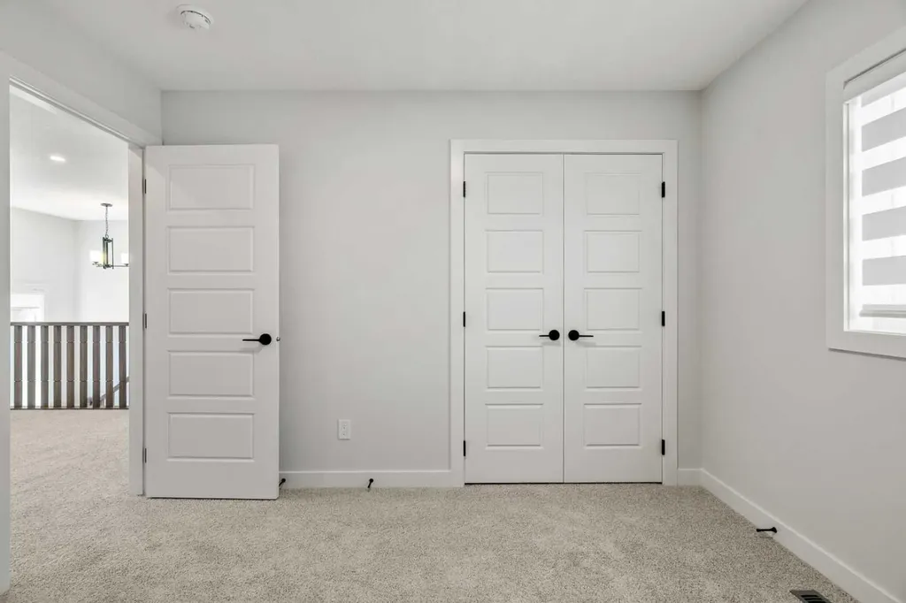 271 Dawson Wharf Rise Chestermere AB T1X 2W2