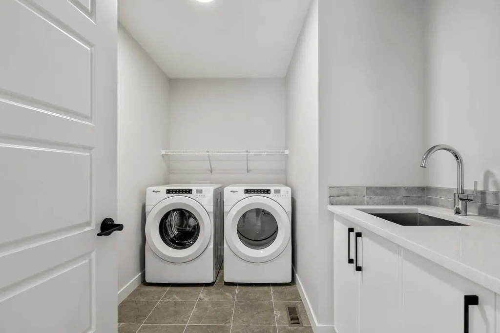 271 Dawson Wharf Rise Chestermere AB T1X 2W2