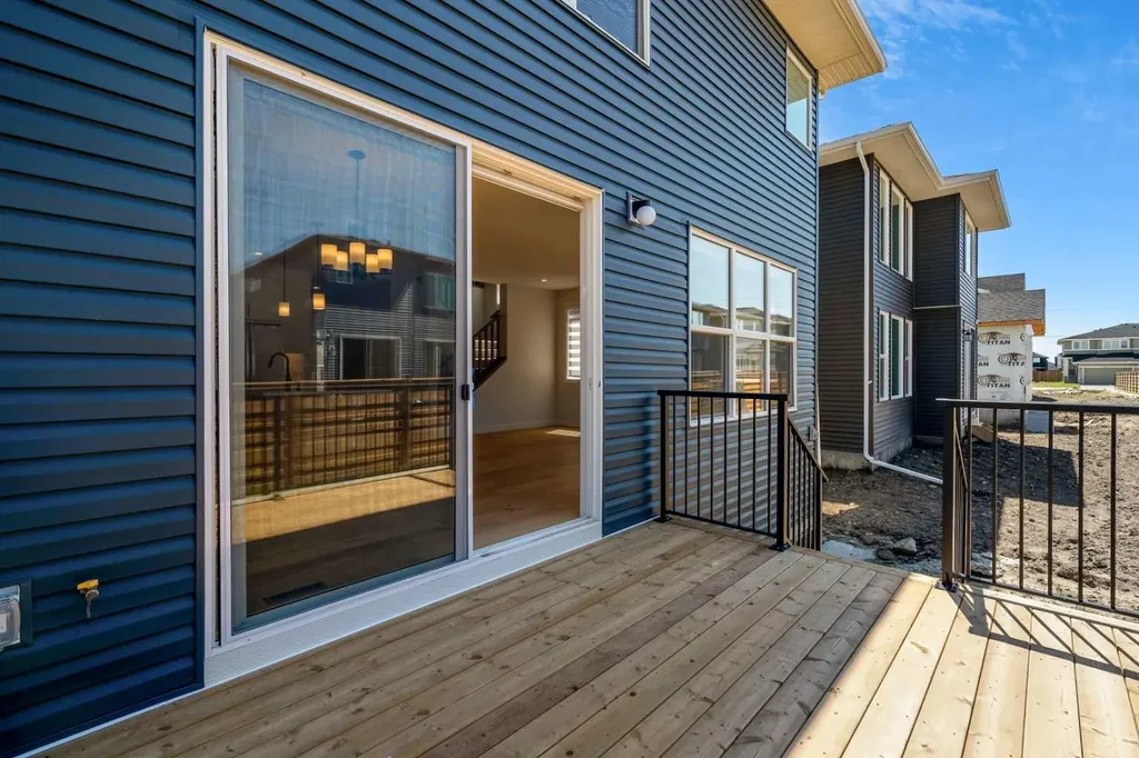 271 Dawson Wharf Rise Chestermere AB T1X 2W2