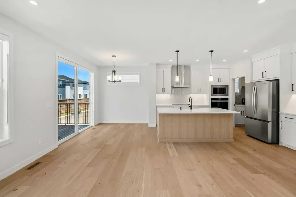 271 Dawson Wharf Rise Chestermere AB T1X 2W2