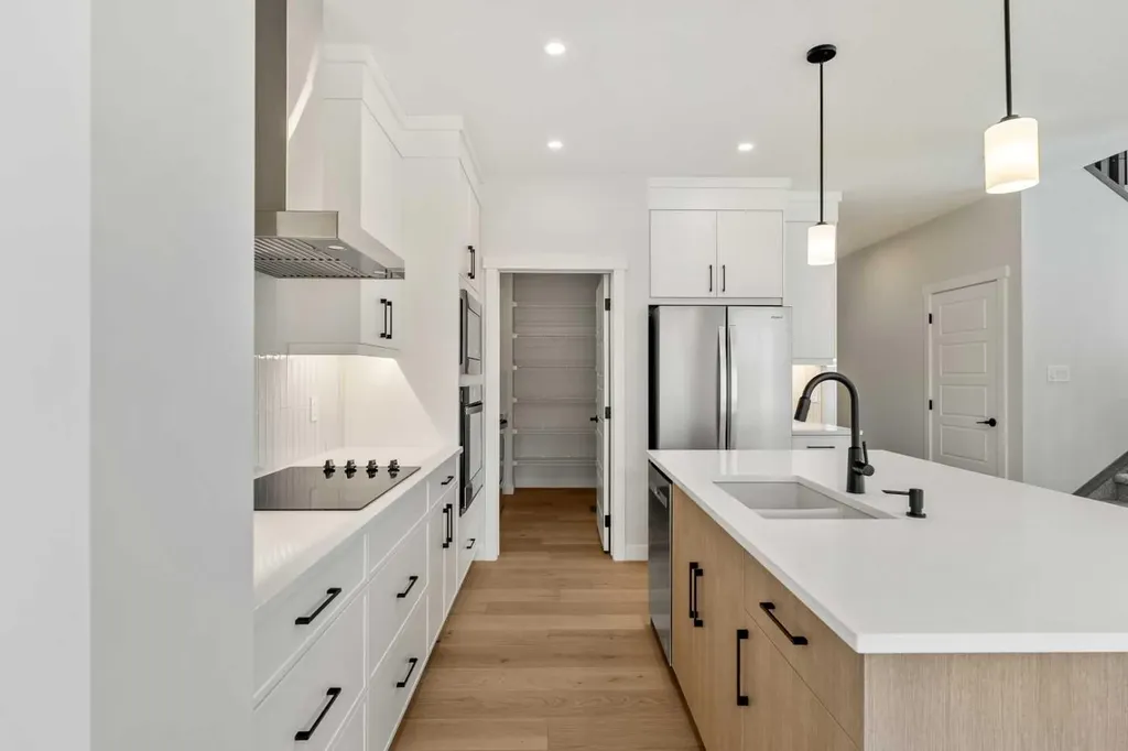 271 Dawson Wharf Rise Chestermere AB T1X 2W2