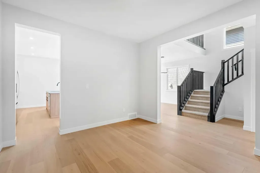 83 Dawson Wharf Mount Chestermere AB T1X 2X6