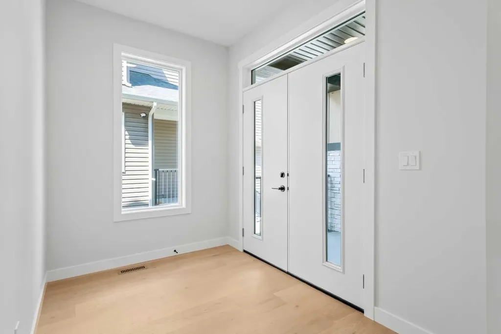 83 Dawson Wharf Mount Chestermere AB T1X 2X6