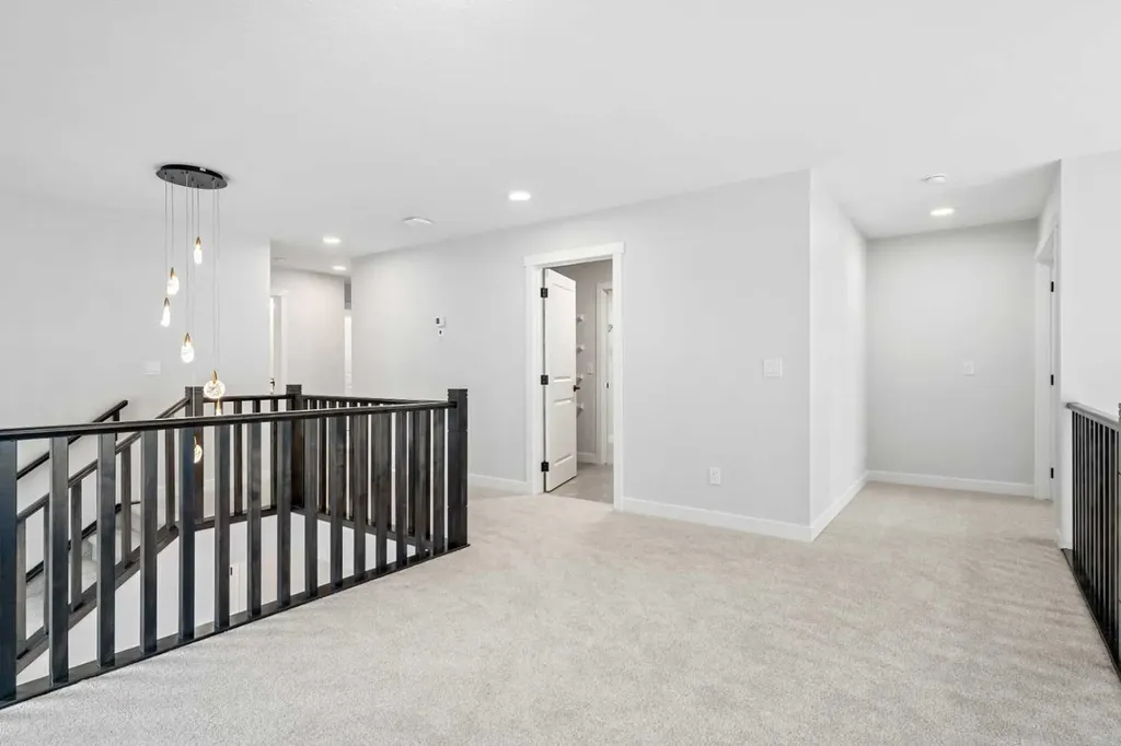 83 Dawson Wharf Mount Chestermere AB T1X 2X6