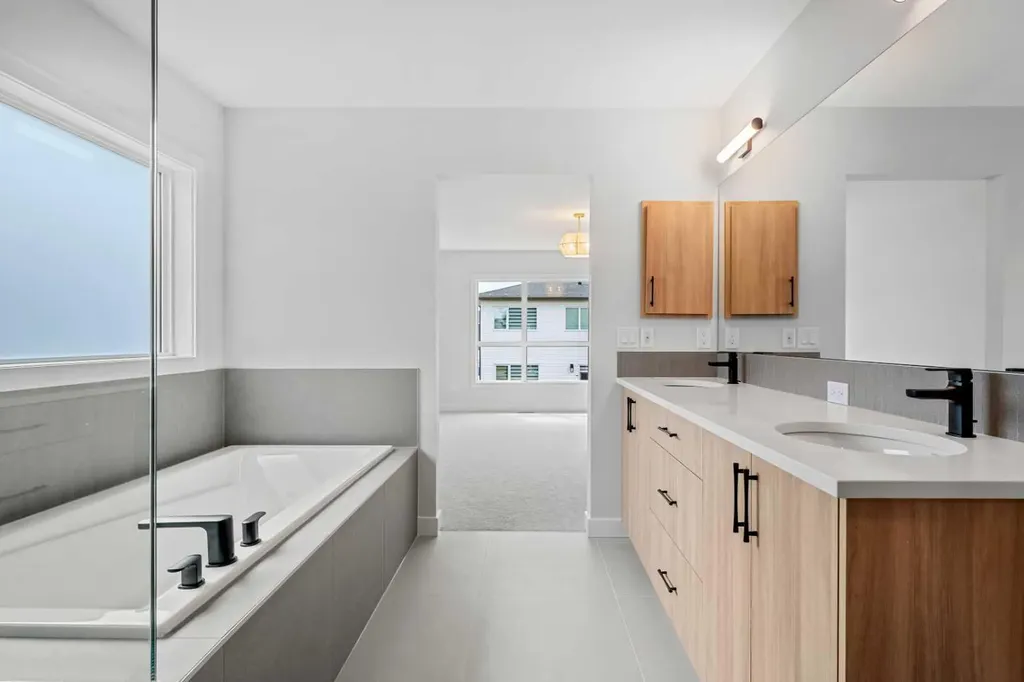 83 Dawson Wharf Mount Chestermere AB T1X 2X6