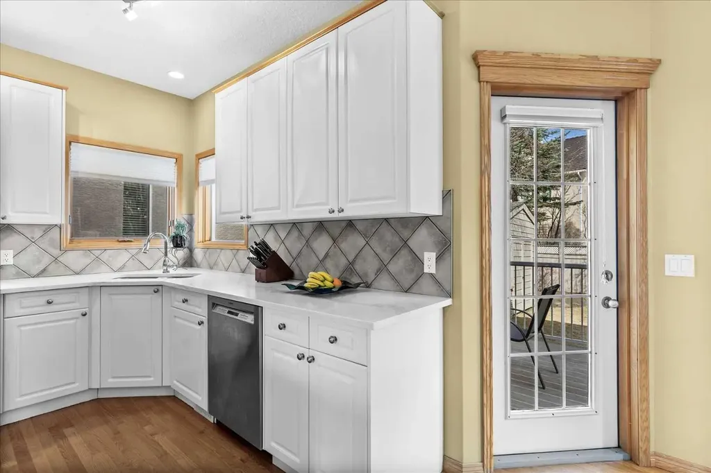 123 Schiller Crescent NW Calgary AB T3L 1W9
