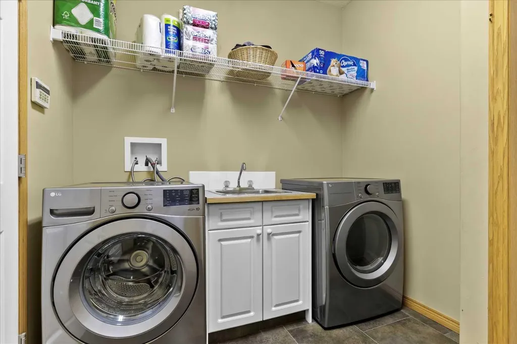 123 Schiller Crescent NW Calgary AB T3L 1W9