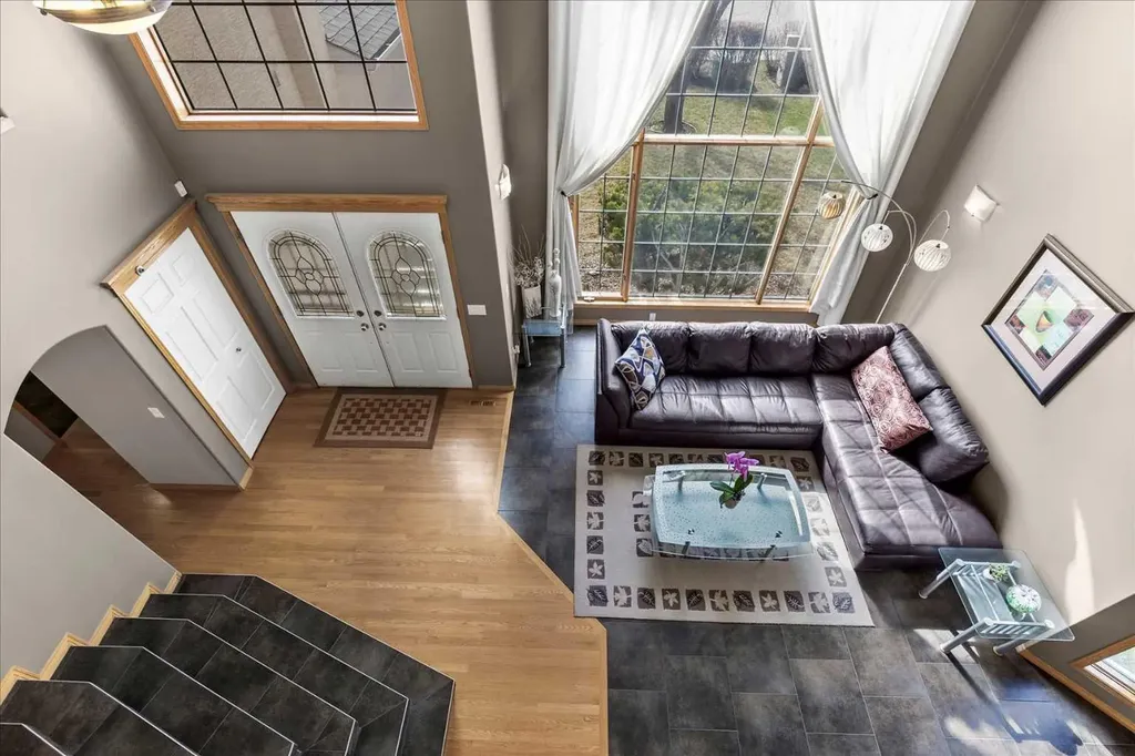 123 Schiller Crescent NW Calgary AB T3L 1W9