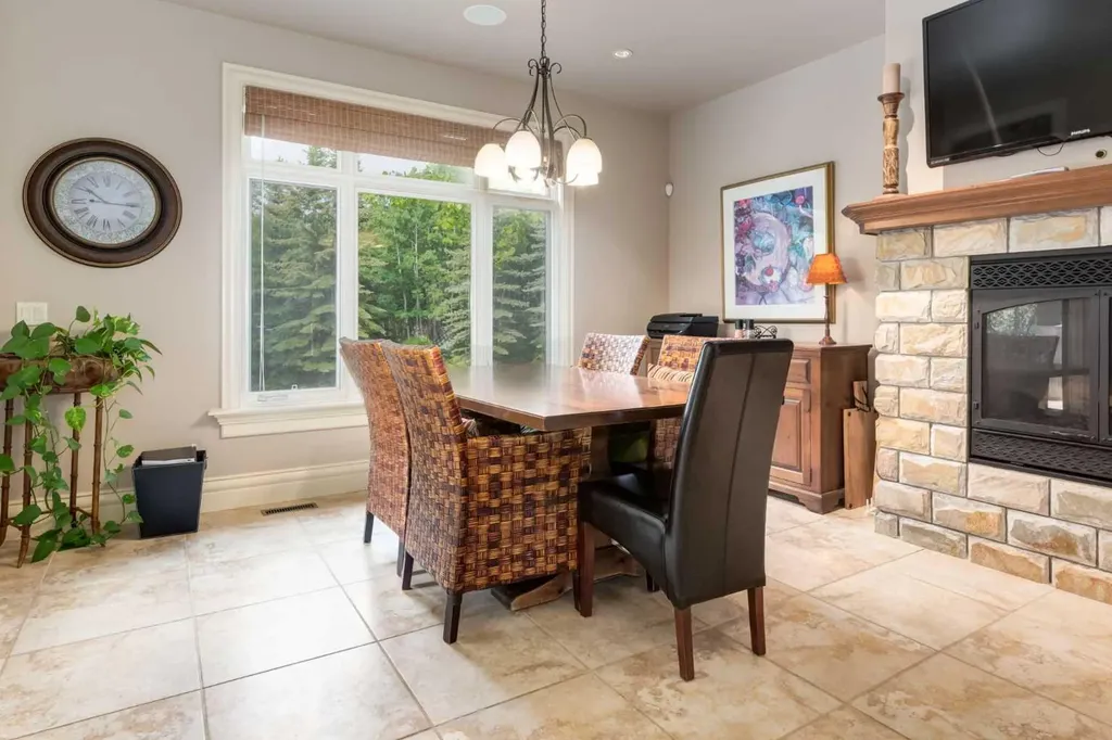 15 Welland Rise Rural Rocky View County AB T3R 1L6