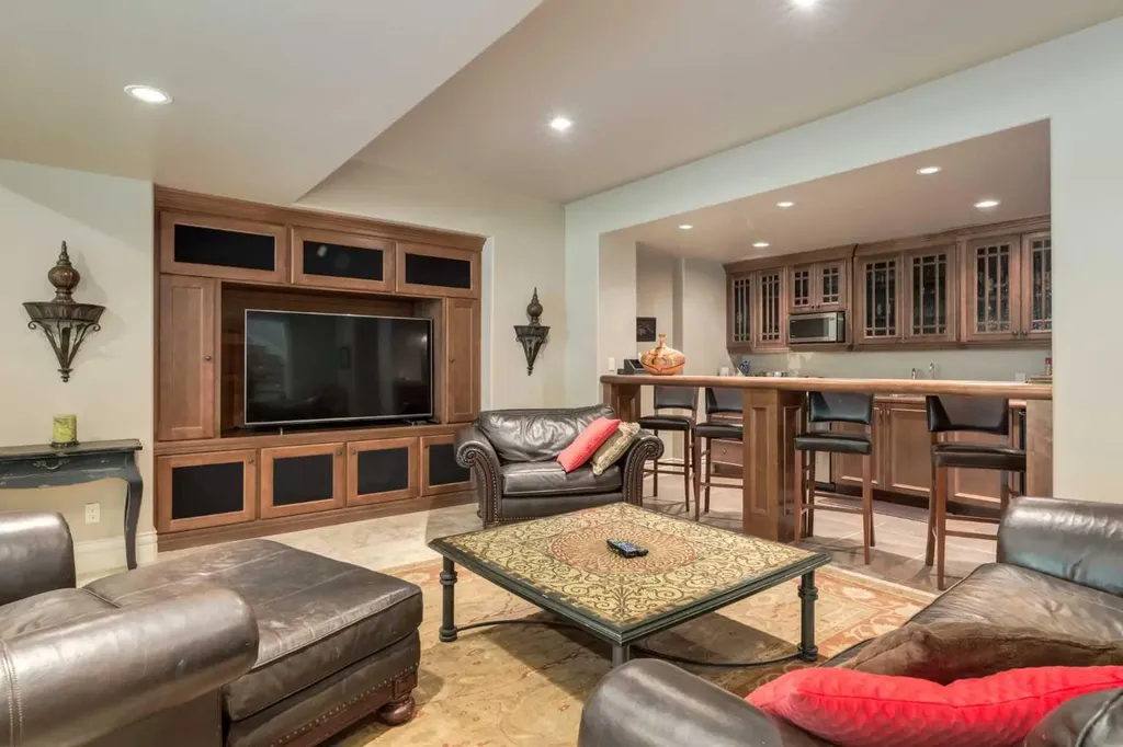 15 Welland Rise Rural Rocky View County AB T3R 1L6