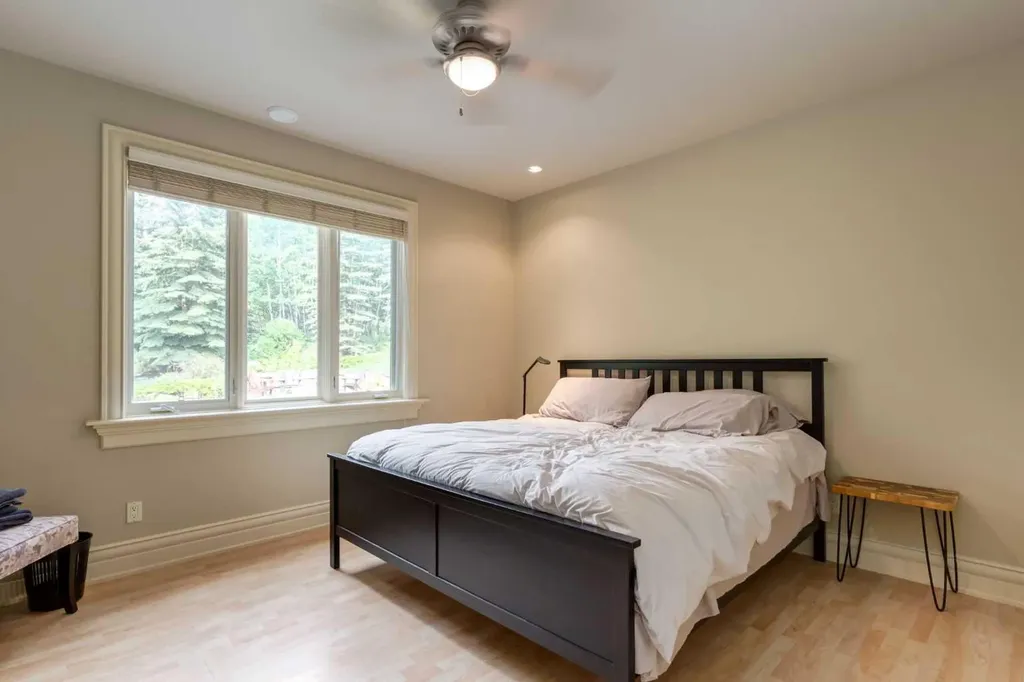 15 Welland Rise Rural Rocky View County AB T3R 1L6