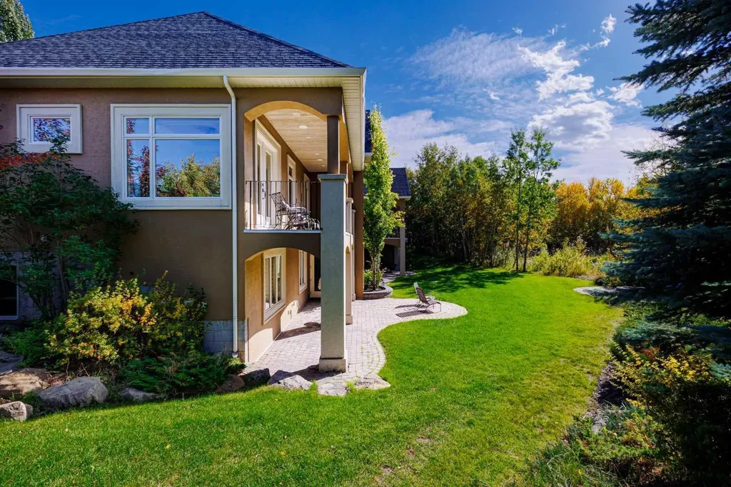 15 Welland Rise Rural Rocky View County AB T3R 1L6