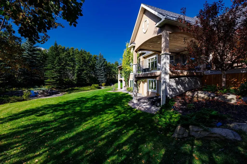 15 Welland Rise Rural Rocky View County AB T3R 1L6