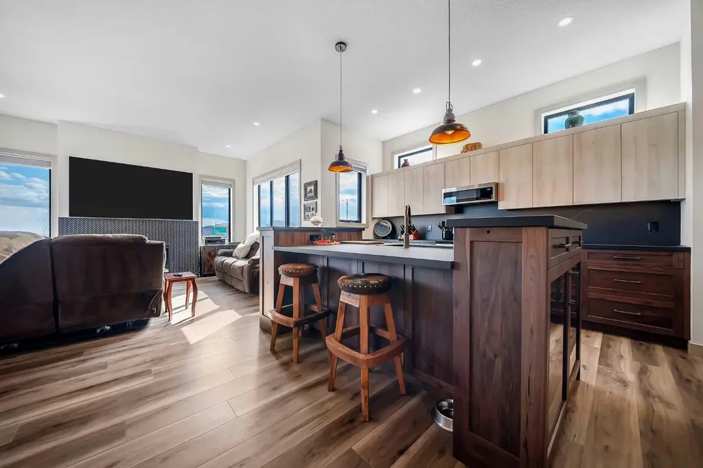 349 Limestone Bay Balzac AB T4B 5T5