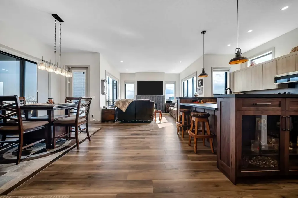 349 Limestone Bay Balzac AB T4B 5T5