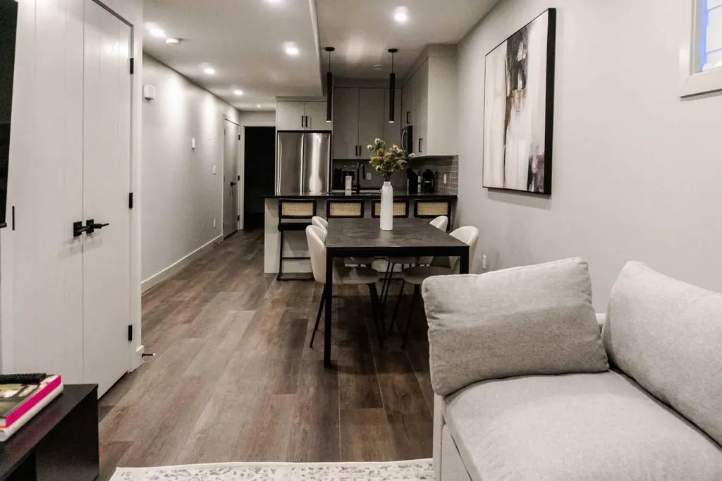 229 27 Avenue NW Calgary AB T2M 2H5