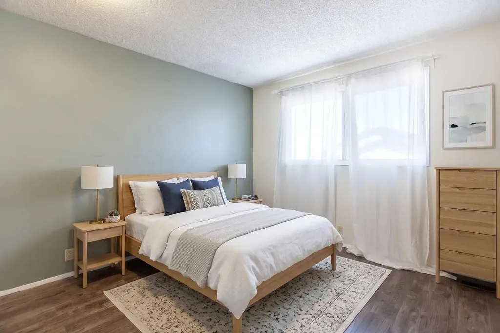 1144 Berkley Drive NW Calgary AB T3K 1E4