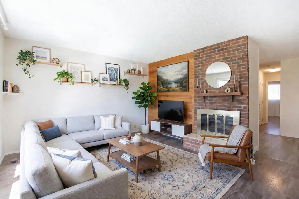 1144 Berkley Drive NW Calgary AB T3K 1E4