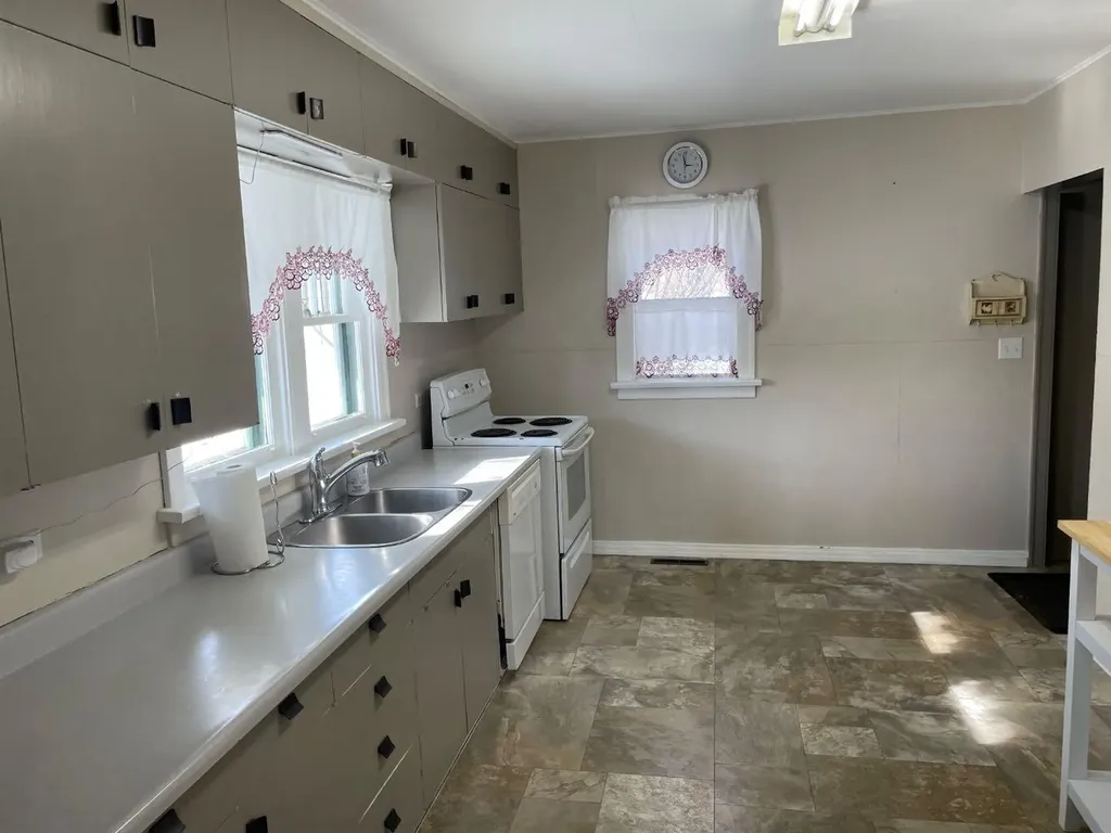 11208 102 Avenue Fairview AB T0H 1L0