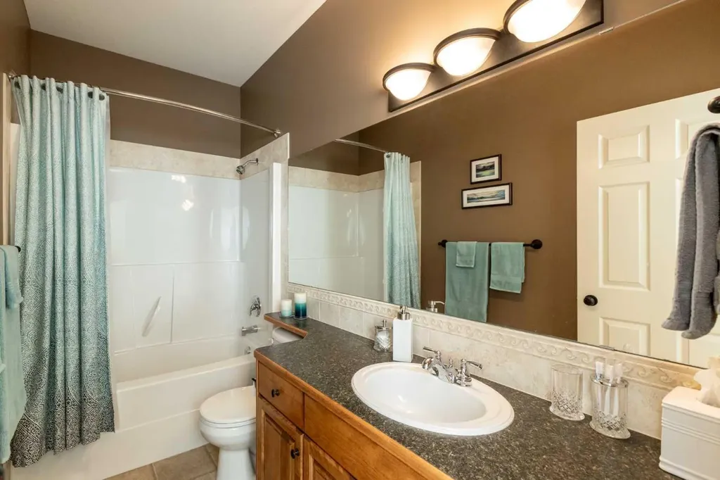 482 Wishart Street Red Deer AB T4N 7E9