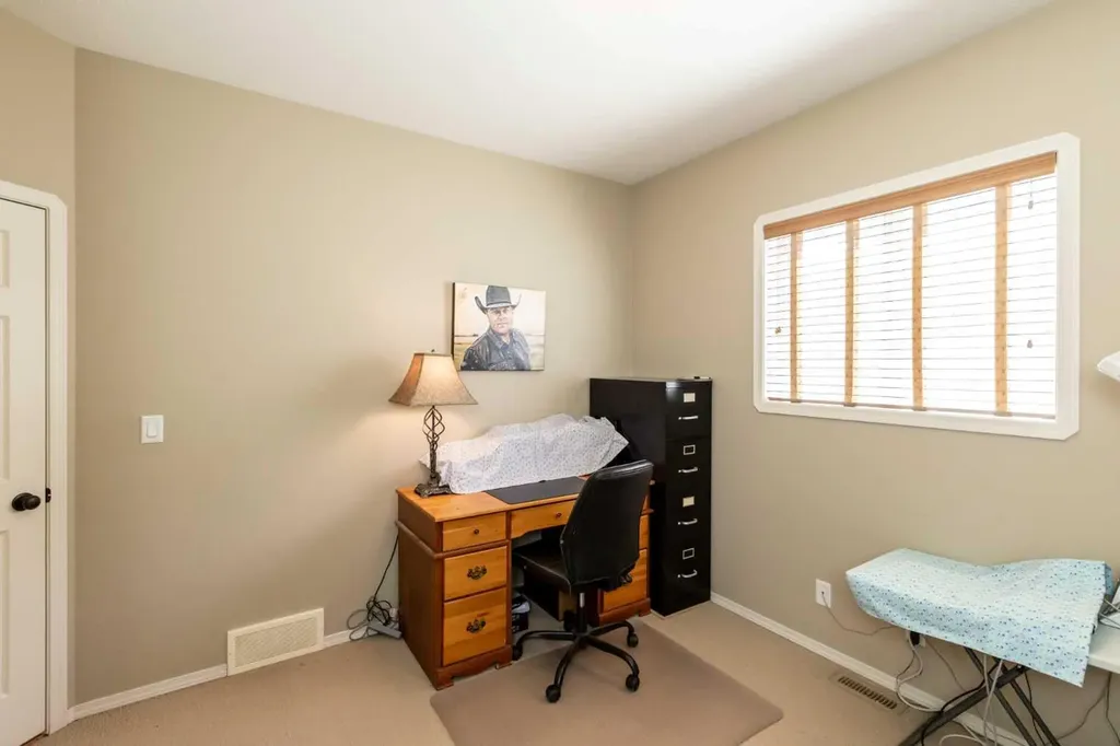 482 Wishart Street Red Deer AB T4N 7E9