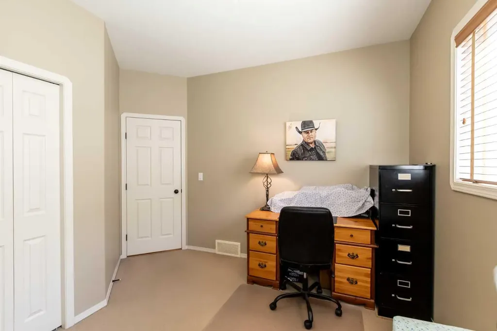 482 Wishart Street Red Deer AB T4N 7E9