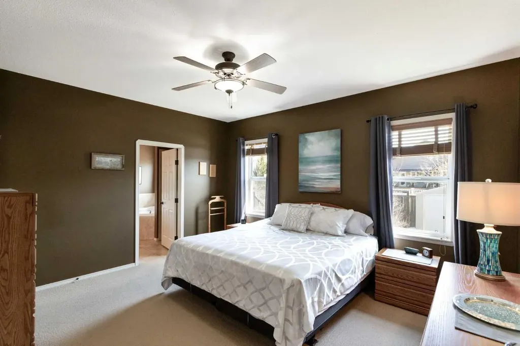 482 Wishart Street Red Deer AB T4N 7E9